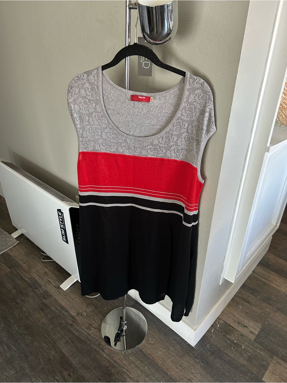Colorblock Sleeveless Knit Tonic Top - Red, Gray & Black
